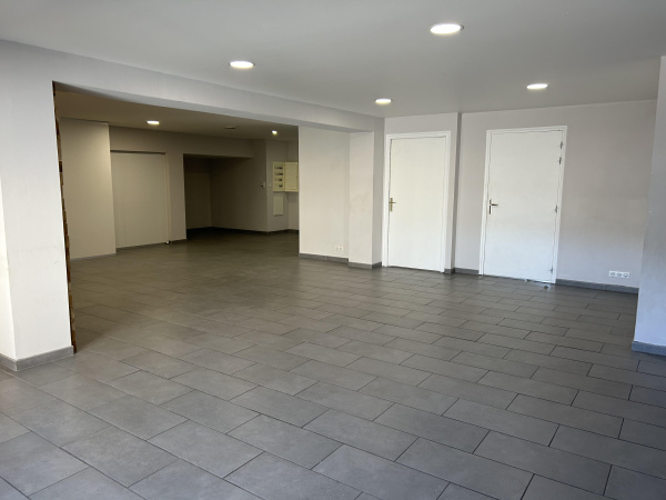 Location Immobilier Professionnel Local d'activité La Penne-sur-Huveaune 13821