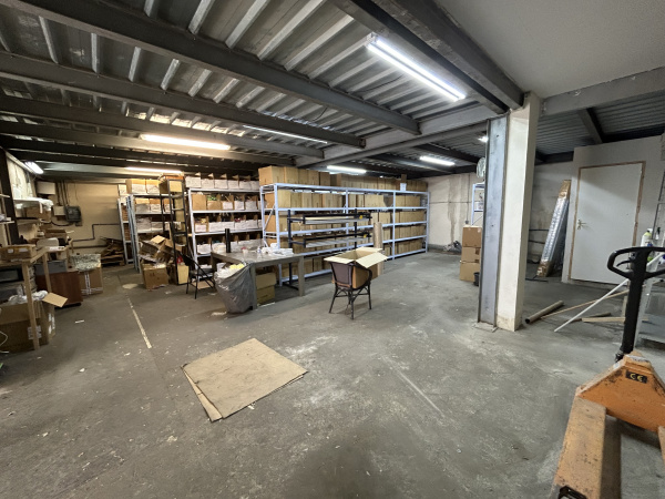 Location Immobilier Professionnel Entrep&ocirc;t La Penne-sur-Huveaune 13821